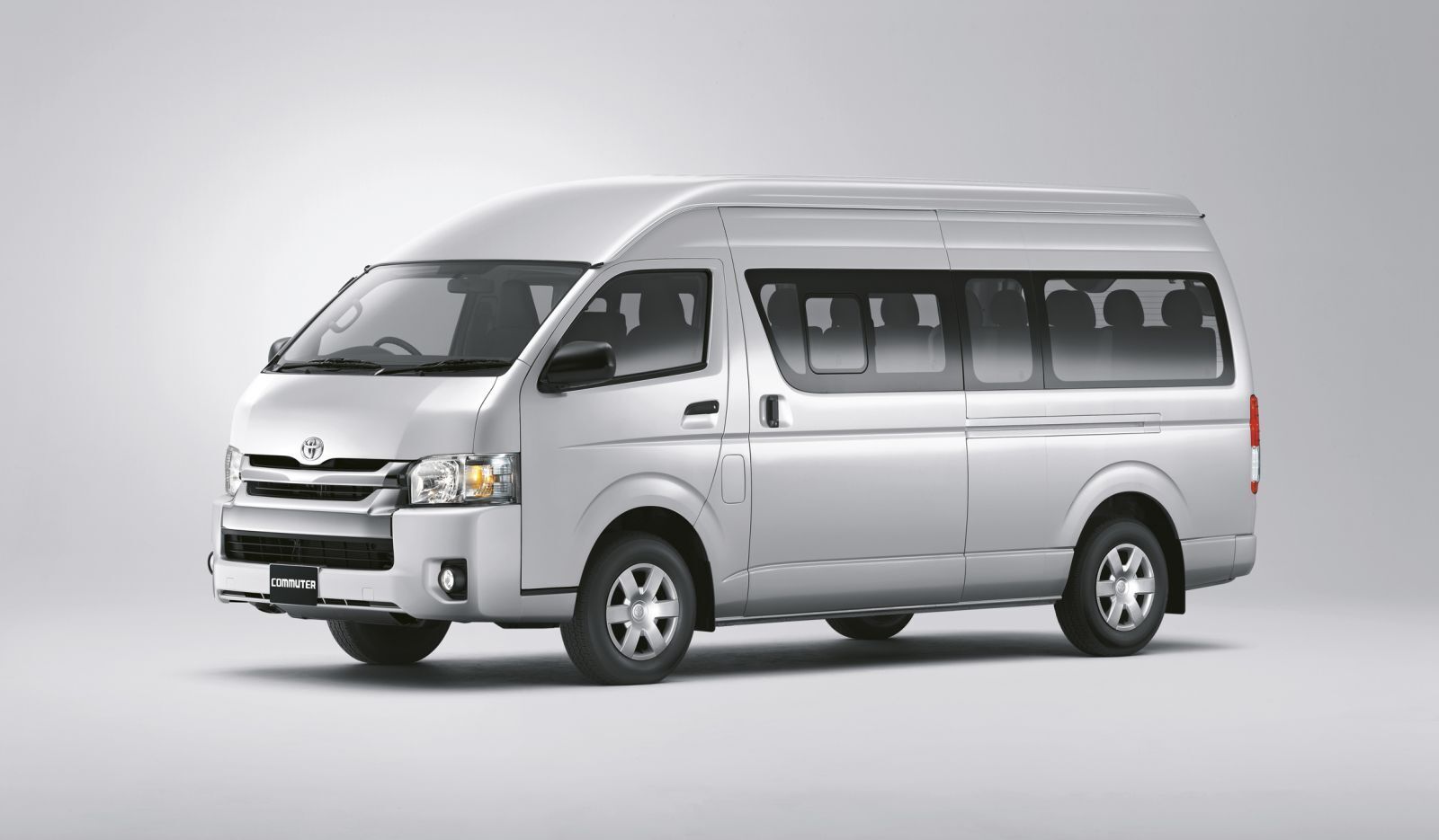 Toyota Commuter A/T มาสักทีรุ่นขับสบาย | AUTODEFT ข่าวรถยนต์ รีวิวรถ รถ